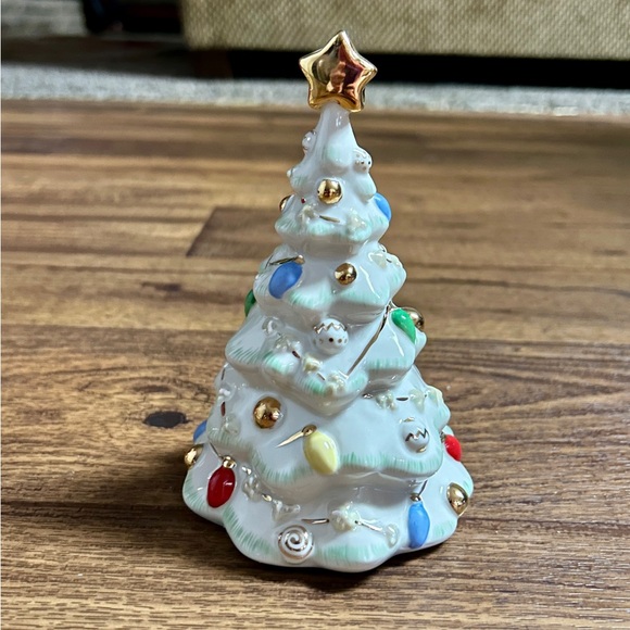 Lenox ~ Peanuts Porcelain Multi-Colors 7-Piece Christmas Pageant Figurines~ New - Picture 8 of 16